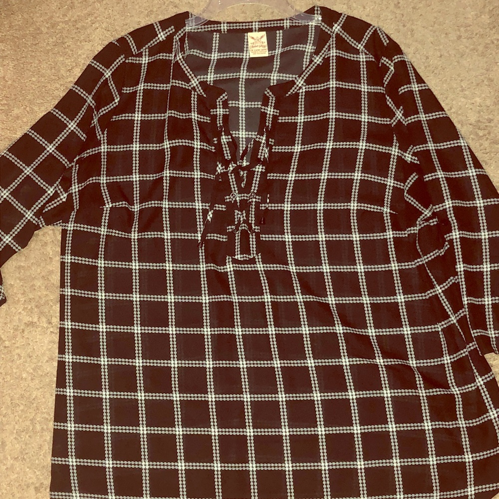 3/4 sleeve black and white blouse